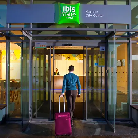 Orel Ξενοδοχείο 3*