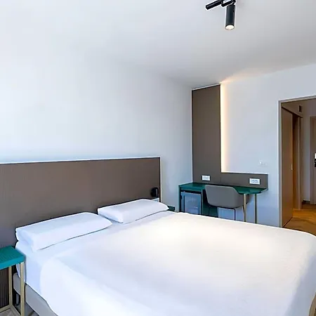 Orel Hotel 3*